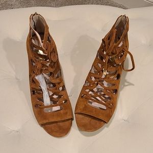 Women's shoes